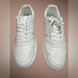 Banana Republic Multi Pieced White Sneaker size 8